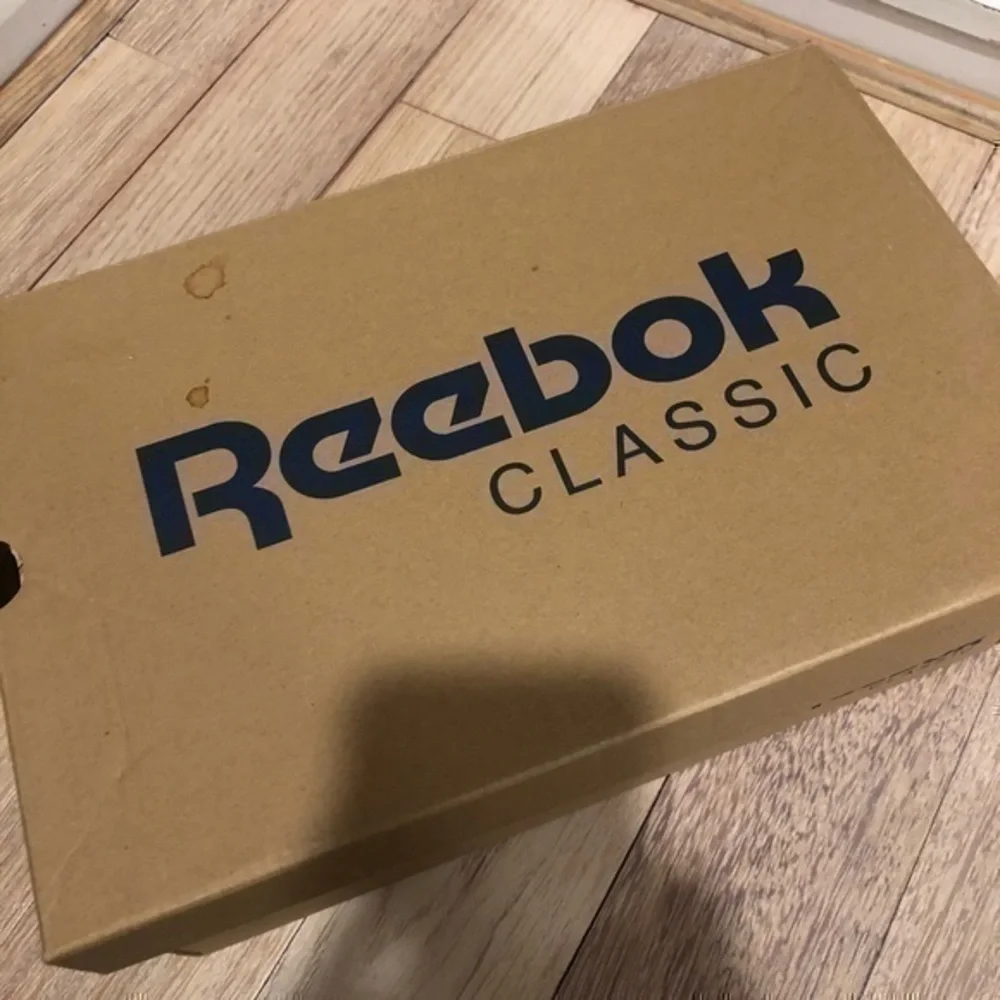 Reebok UNISEX Classic Sneaker Size 11 Like New